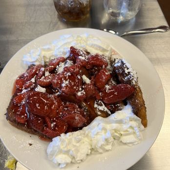 Jamie's Cafe - Deep-Fried Strawberry French Toast Special - Cafes Near Me - Elk Grove, California