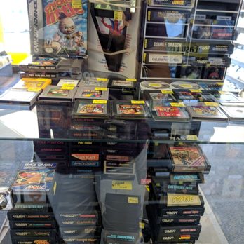 The Beat Goes On - Old game cartridges - Videos & Video Game Rental Near Me - Kitchener, Ontario