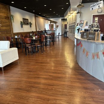 Tin Roof Cafe n’ Sweets - Interior - American Near Me - Ephrata, Pennsylvania