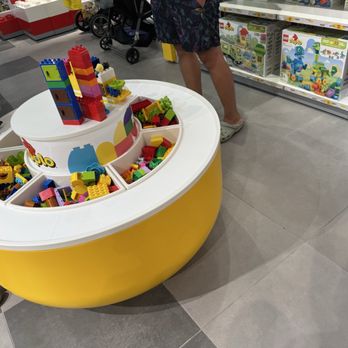 Lego Store - Duplo play área - Toy Stores Near Me - Arcadia, California