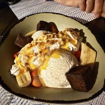 Naupaka Beach Grill - Ample and tasty Hawaiian Banana Split! - Cocktail Bars Near Me - Kamuela, Hawaii Naupaka Beach Grill - Ample and tasty Hawaiian Banana Split! - Cocktail Bars Near Me - Kamuela, Hawaii
