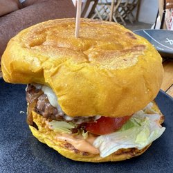 Three Little Birds - Vegan burger