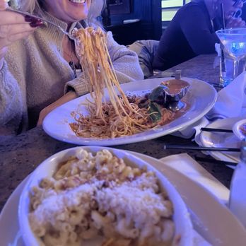 Double O Grill - Wife, chicken and Macaroni & Cheese - New American Near Me - Wappingers Falls, New York