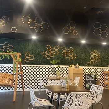 Nutri Bee - Inside - Cafes Near Me - Columbus, Indiana Nutri Bee - Inside - Cafes Near Me - Columbus, Indiana