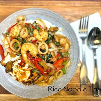 Rice Noodle Thai - Spicy basil seafood - Thai Near Me - Omaha, Nebraska Rice Noodle Thai - Spicy basil seafood - Thai Near Me - Omaha, Nebraska