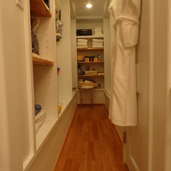 Kristfields - Walk-in Closet - Bed & Breakfast Near Me - Freeland, Washington Kristfields - Walk-in Closet - Bed & Breakfast Near Me - Freeland, Washington