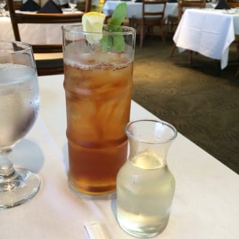 Ka Ikena Laua'e Restaurant - Ice tea with liquid sugar - American Near Me - Honolulu, Hawaii