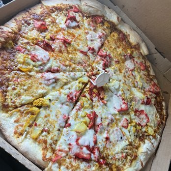 Brothers Pizza - XL Chicken Tikka Masala x Tandoori Chicken pizza - Pizza Near Me - San Francisco, California Brothers Pizza - XL Chicken Tikka Masala x Tandoori Chicken pizza - Pizza Near Me - San Francisco, California