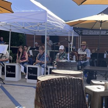 Ten Mile Brewing - Music on a Sunday. - Breweries Near Me - Signal Hill, California