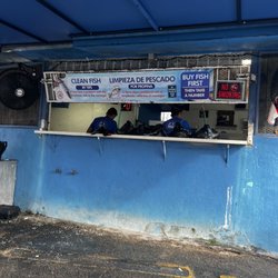 Plaza Seafood Market - Outside