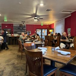 Casa Rios Grill - Lots of space for diners.