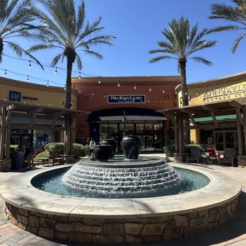 Desert Hills Premium Outlets - Shopping Centers Near Me - Cabazon, California Desert Hills Premium Outlets - Shopping Centers Near Me - Cabazon, California