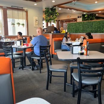 Edith's - Mexican Buffet - Dining room - Mexican Near Me - Pharr, Texas
