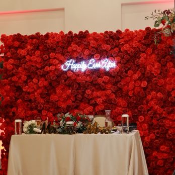 Walls for Love - Rose wall - Party Supplies Near Me Walls for Love - Rose wall - Party Supplies Near Me
