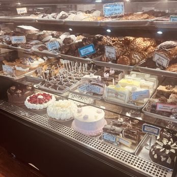 Paul Schat's Bakery - Pastry and cake case - Bakeries Near Me - Carson City, Nevada