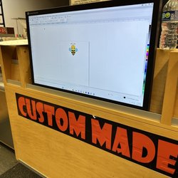 Custom Made - Eastridge Mall - Large screen to view your design. Very convenient when it comes to making adjustments and requests.