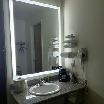 Cedars Inn - Hotels Near Me - East Wenatchee, Washington Cedars Inn - Hotels Near Me - East Wenatchee, Washington
