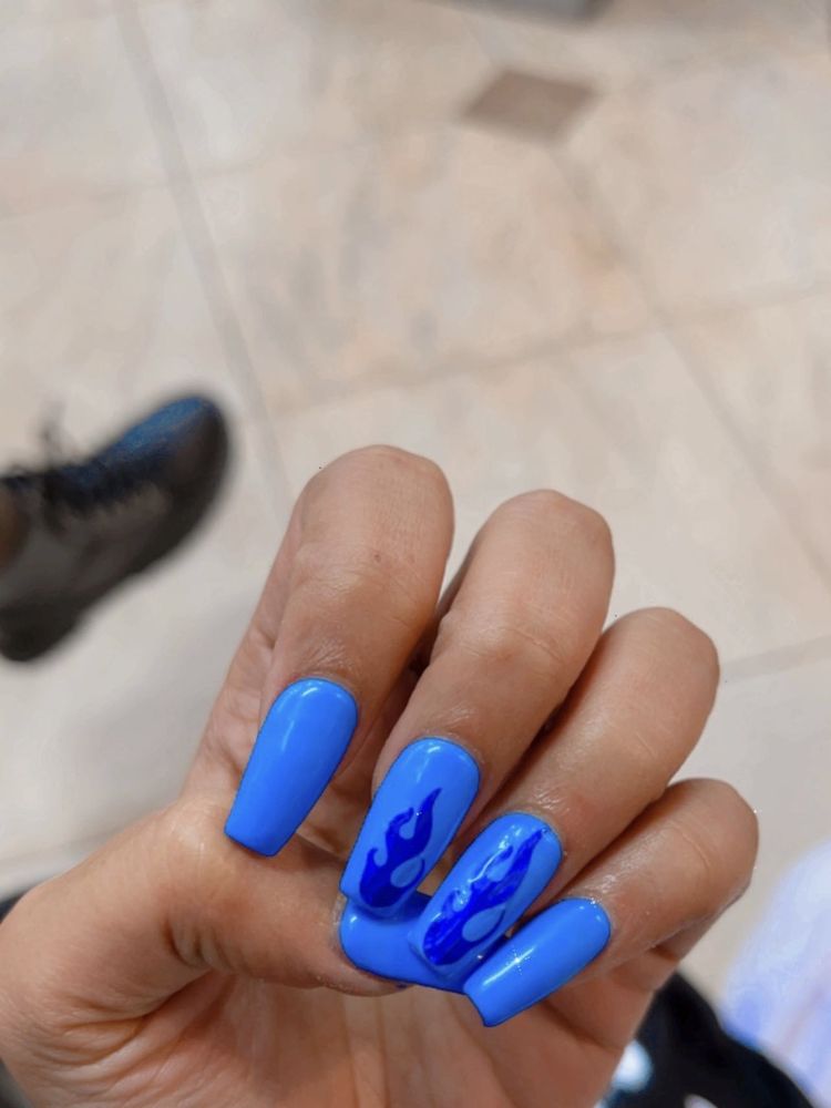 Signature Nails and Spa