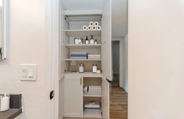 Palmilla Apartments by null