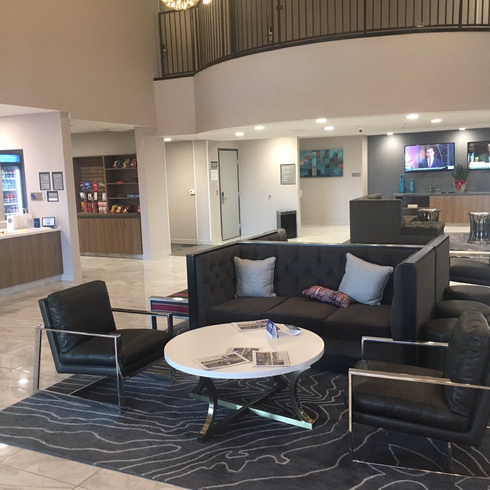 Best Western Plus Coalinga Inn - Clean lobby - Hotels Near Me - Coalinga, California Best Western Plus Coalinga Inn - Clean lobby - Hotels Near Me - Coalinga, California