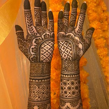 Mehndi Maniac - Back of hand - Henna Artists Near Me Mehndi Maniac - Back of hand - Henna Artists Near Me