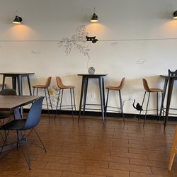 Mochi - Indoor seating area