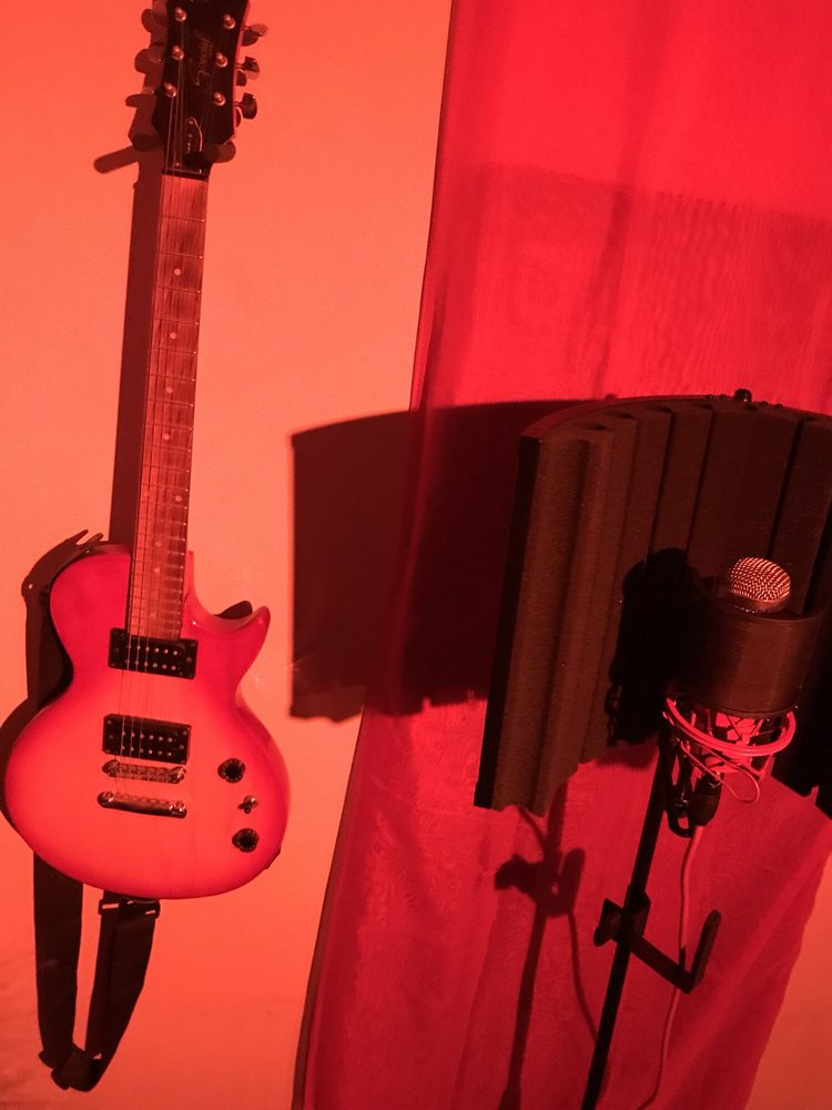 THE HITS LAB PRODUCTION STUDIO Updated August 2024 473 Broadway