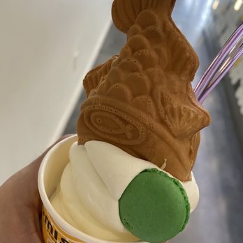 Somisomi - Upside down soft serve with custard taiyaki! - Ice Cream & Frozen Yogurt Near Me - Katy, Texas Somisomi - Upside down soft serve with custard taiyaki! - Ice Cream & Frozen Yogurt Near Me - Katy, Texas