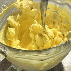Decorators Grocery - Yellow white chocolate glob! Not usable.