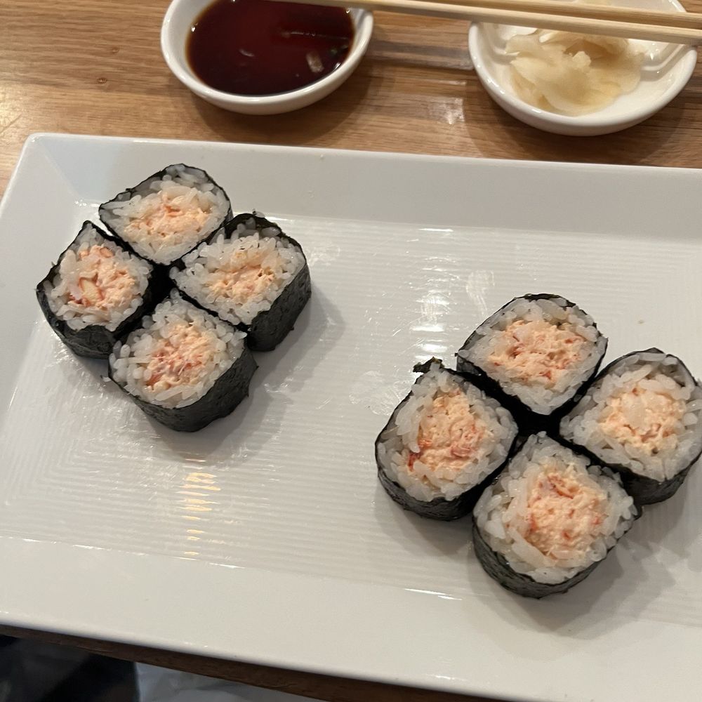 SUGARFISH | Pasadena - Lobster Split Cut Roll with Lobster - Japanese Near Me - Pasadena, California SUGARFISH | Pasadena - Lobster Split Cut Roll with Lobster - Japanese Near Me - Pasadena, California