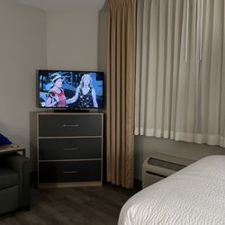 Candlewood Suites Hazleton - Nice TV
