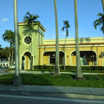Pollo Tropical - Pollo Tropical - Fast Food Near Me - Miami, Florida