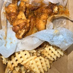 Wing It On! - Classic 6 pc Ragin' Garlic with Waffle Fries