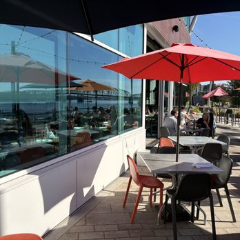 WildFin American Grill - main outdoor seating - American Near Me - Vancouver, Washington