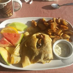 La Mie d'Orford - Mushrooms/ham/cheese crêpe, it came with hollandaise sauce