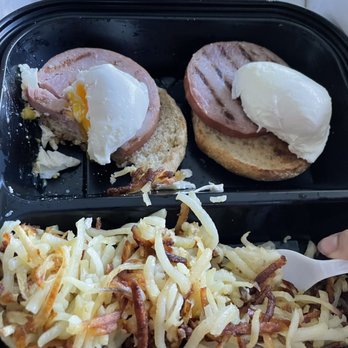 Broken Yolk Cafe - Classic Eggs Benedict - Breakfast & Brunch Near Me - Fullerton, California