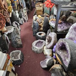 Lucky Handicrafts - Endless treasures