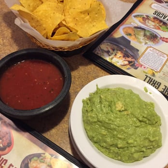 El Comal - Chips & salsa with large guacamole - Mexican Near Me - Mount Juliet, Tennessee El Comal - Chips & salsa with large guacamole - Mexican Near Me - Mount Juliet, Tennessee
