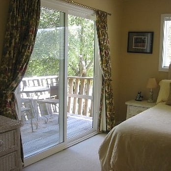 Wine Country Getaway - Master Bedroom - Bed & Breakfast Near Me - Calistoga, California Wine Country Getaway - Master Bedroom - Bed & Breakfast Near Me - Calistoga, California