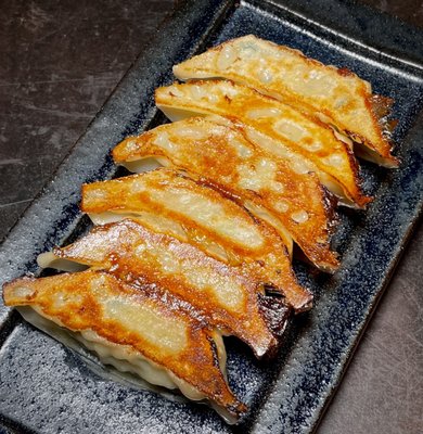 KAMINARI GYOZA BAR by null