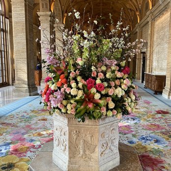 The Breakers - Gorgeous hotel lobby right on the ocean! - Hotels Near Me - Palm Beach, Florida The Breakers - Gorgeous hotel lobby right on the ocean! - Hotels Near Me - Palm Beach, Florida
