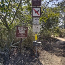 Torrey Pines Extension - Signs at the north trailhead