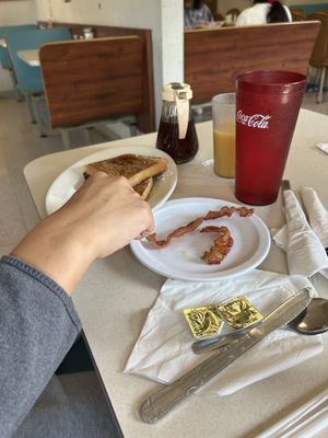 Milda's Cafe by null