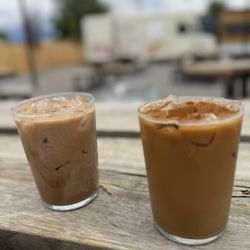La Luz Coffee - oat milk mocha and chai