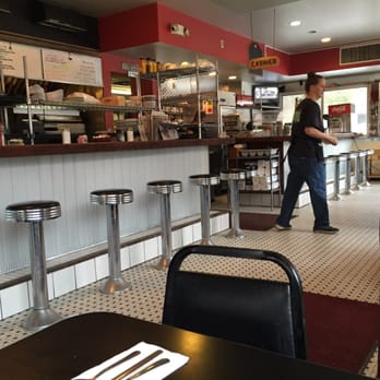 Bob's Diner - American Near Me - Manchester Center, Vermont