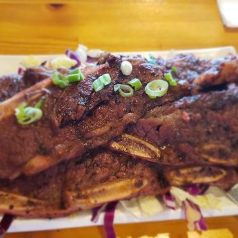 Huế - How are you supposed eat fork and knife ribs layered on a tiny plate with out getting them all over the table,the bbq short ribs - Vietnamese Near Me - Milwaukee, Wisconsin Huế - How are you supposed eat fork and knife ribs layered on a tiny plate with out getting them all over the table,the bbq short ribs - Vietnamese Near Me - Milwaukee, Wisconsin