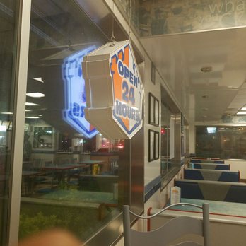 White Castle - Open 24 hours with 2 bathrooms! - Burgers Near Me - Lynbrook, New York