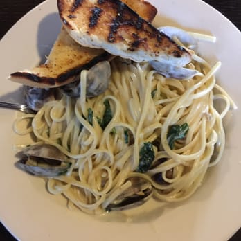 Restaurant 604 - Linguini with clams - Breakfast & Brunch Near Me - Honolulu, Hawaii Restaurant 604 - Linguini with clams - Breakfast & Brunch Near Me - Honolulu, Hawaii