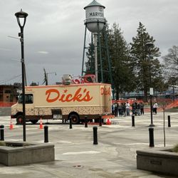 Dick's Drive-In Food Truck - Dick's truck in Marysville