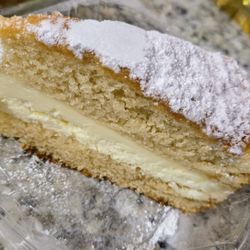 Italia Gardens of Grand Blanc - The lemon cake is delicious